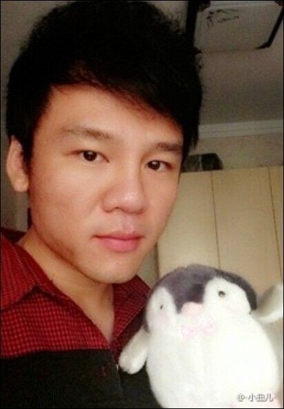 大胆求小曲儿的照片？整张脸！