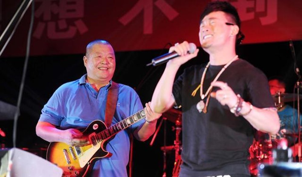 谁为梅婷出头打了他？