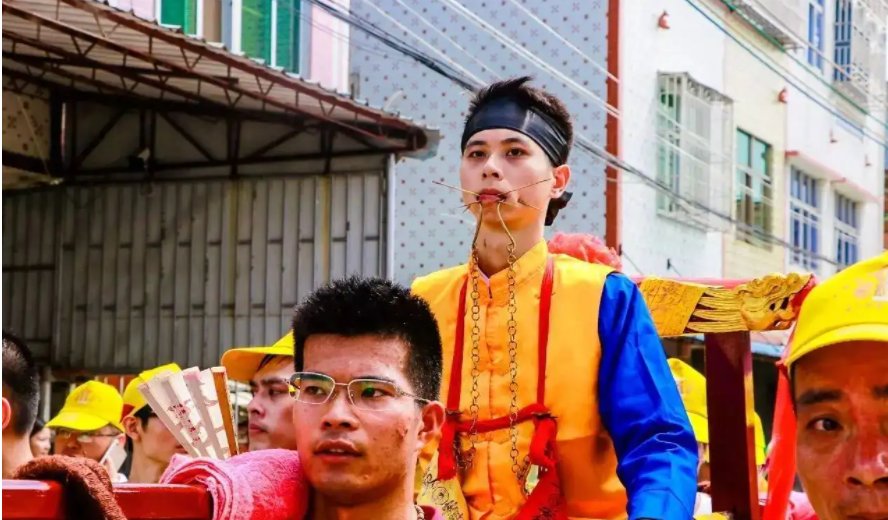 什么是乩童