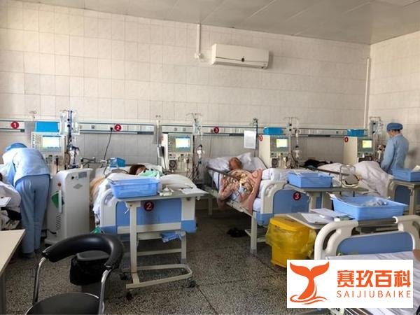医院大楼金色像娱乐会所?院方回应:白色单调,不利于病人恢复!