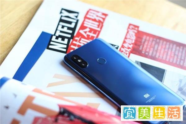雷军小米家宴放大招，小米8怒降200元，网友：做米粉太幸福了