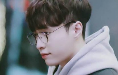 同样是制作人代表,《青你1》张艺兴和《青你2》蔡徐坤谁的业务能力更强?