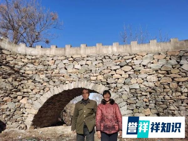男子为妻子建了座石桥 太伟大了！