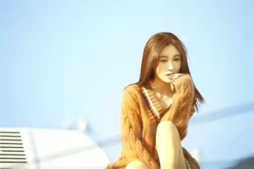 李菲儿带着名牌为自己拉票，入行十几年的她为何没有代表作？