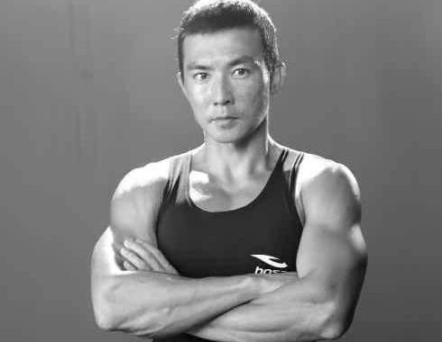 刘畊宏在线批改健身作业引发热议，他的专业程度有多高？