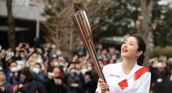 奥运火炬传交日本,日本按原计划传递奥运圣火