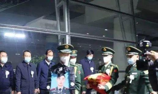致敬人民英雄张哲，为救战友，身已不幸牺牲