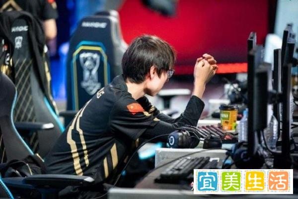 RNG正式宣布mlxg退役 香锅告别:这一站我先下车了!