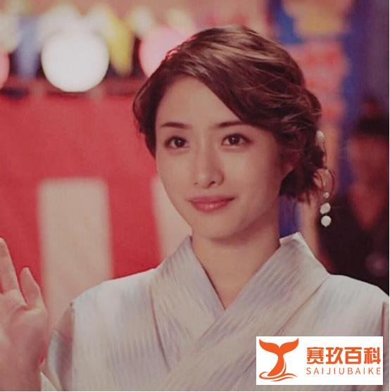 新垣结衣星野源结婚！石原里美将退圈从政？瞬间痛失两位“老婆”