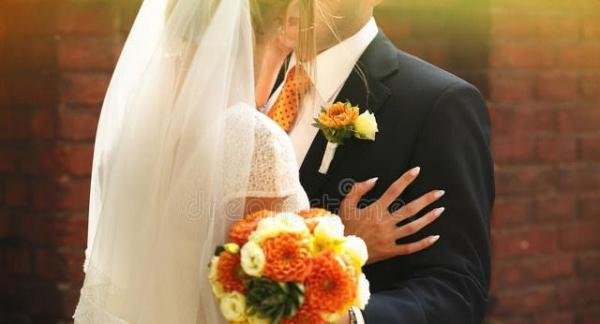 农村婚姻现状：一人结婚，全家举债，婚姻成本之痛