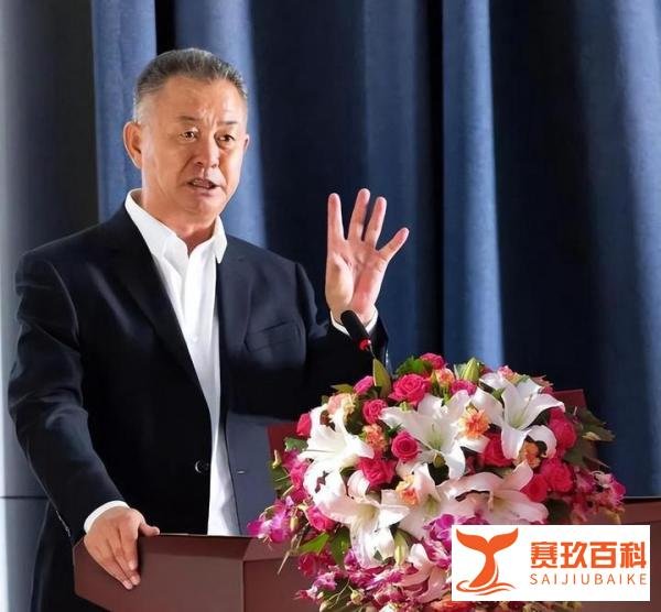 青岛农大毕业，请陈春花当总裁，卖给首富后，山东人又创百亿企业