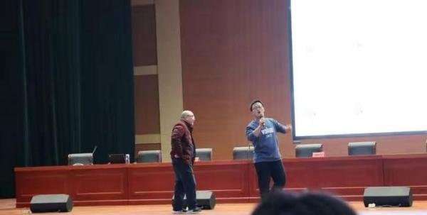 为何现实中有那么多崇洋媚外的舔狗，就是因为有陈宏友这样的教授！