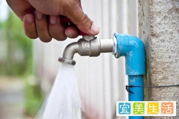 业主欠800万水费，倾家荡产不够交，物业回应：水表异常导致！