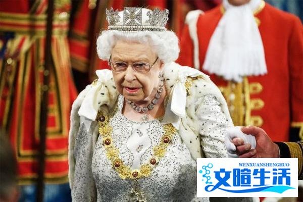 68年来第一次,女王发表复活节演讲: 光明终会战胜黑暗!