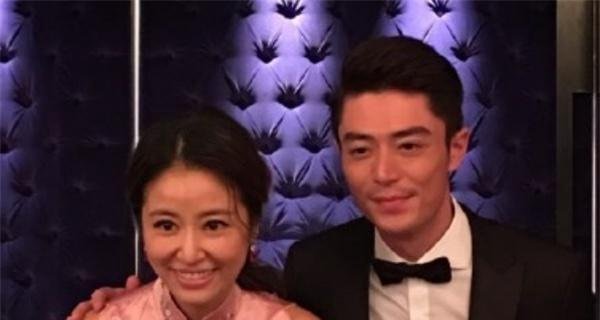 霍建华父女出游照曝光！女儿控十足，格格怕是要“失宠”了