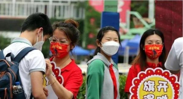 四大名校普降8-15分！上海中考平行志愿分数线公布，今后中考命题将更灵活