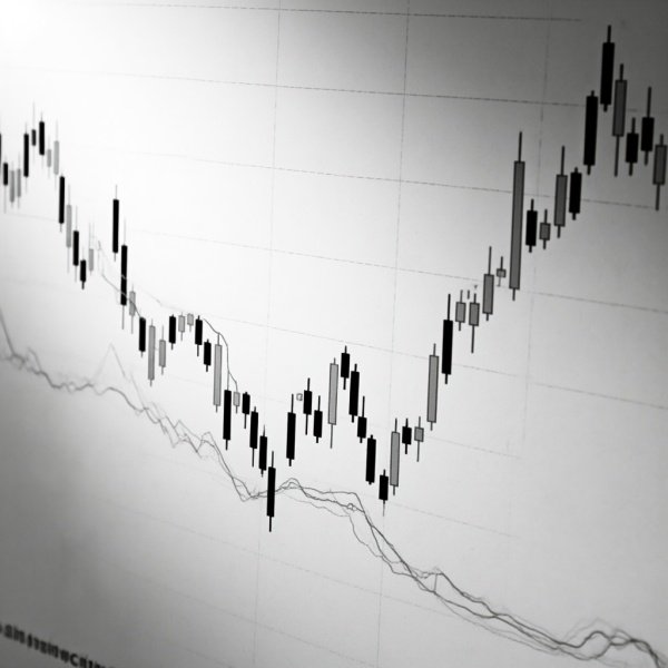 白银明年暴涨还是暴跌