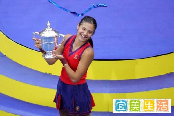 18岁华裔美网女单冠军大秀中文 这是咋情况？