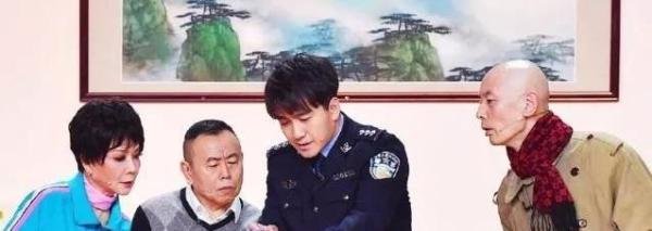 博士携女友乘高铁多次逃票：你丢掉德行的样子，丑爆了