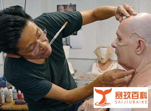 更易懂的双语新闻 | 他获得了日本第一个奥斯卡最佳化妆奖