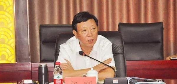 网传中铁三局董事长郝刚和年轻女子牵手、搂腰？中铁三局回应了