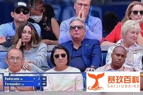 黑石不买了，SOHO中国暴跌，套现157亿的潘石屹很“稳”