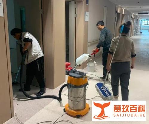 情侣酒店走光索要10倍赔偿,酒店回应:仅开了缝,没看到什么!