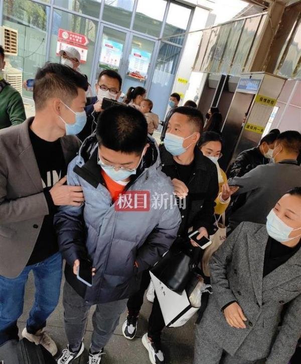 孙卓还未决定该留在哪边 这是咋情况？
