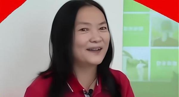 老人再就业给儿子买车称想刷存在感 这是咋情况?