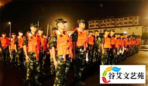 广东“第一毒村”覆灭，海陆空军队齐出动，美国以为要打仗