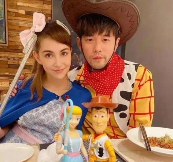 周杰伦一家全员COS上热搜：幸福的家庭，都有很多仪式感