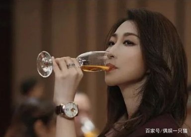 孙红雷推荐老婆演《扫黑风暴》，两人分属正反两派，他为何让妻子演反派？