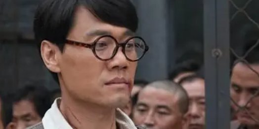 青盲郑小眼的真实身份