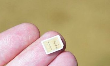 iPhone 5左上角的运营商名称变成了小圆圈并且移动数据也无法使用是怎么回事?