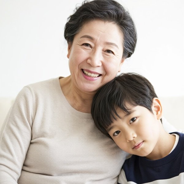 老妇人找20多岁小伙子叫什么