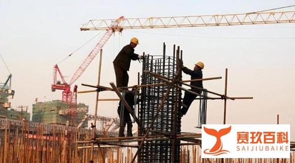 清退令推行：超龄农民工染发装年轻打零工令人心酸
