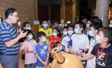 科技圈顶流！05后中学生科普视频吸粉千万，这名中学生热衷于什么？