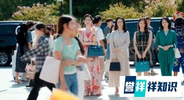《许我耀眼》第17-18集预告：沈皓明因离婚风波事业陷入危机，许妍拒绝复婚