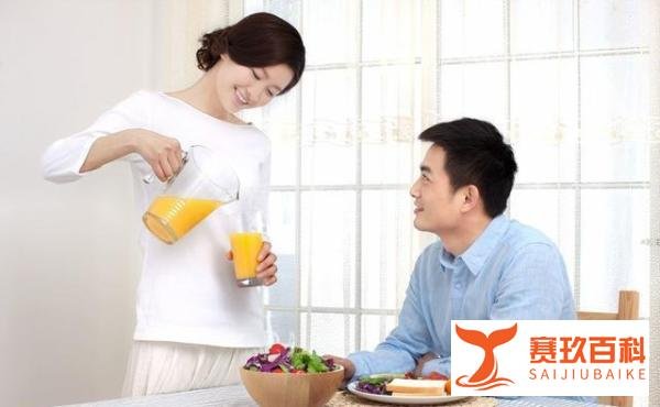 丈夫转一万生活费妻子用五千办美容卡