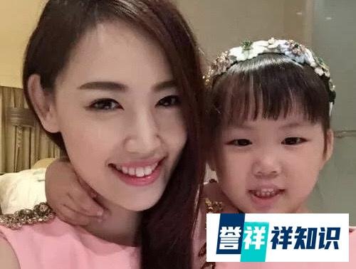马蓉大尺度直播被举报：求求你为了孩子，要点脸吧！