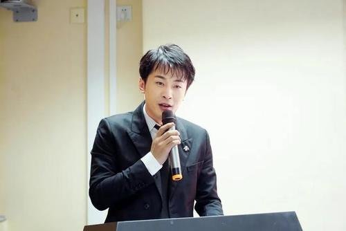 辛巴被徒弟安若溪起诉,这到底是怎么回事?