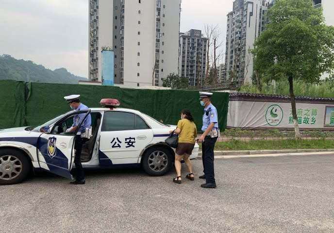 监考老师竟忘带监考证,老师不带监考证不能监考吗?