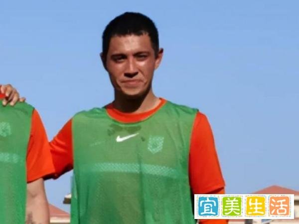记者：挪威华裔球员尤小龙加入泰山队训练，近期有望加盟