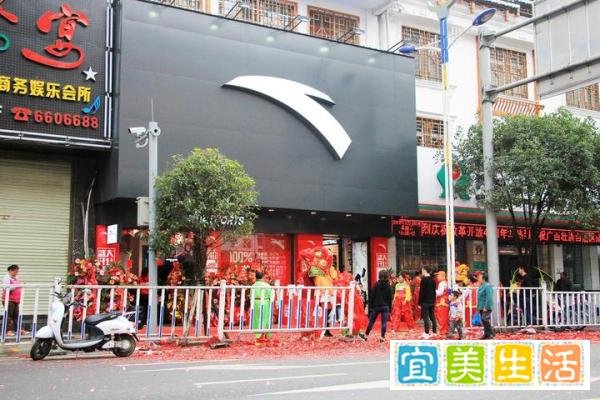 鸿星尔克和安踏同样给河南捐款5000万，为什么社会反响大不一样？