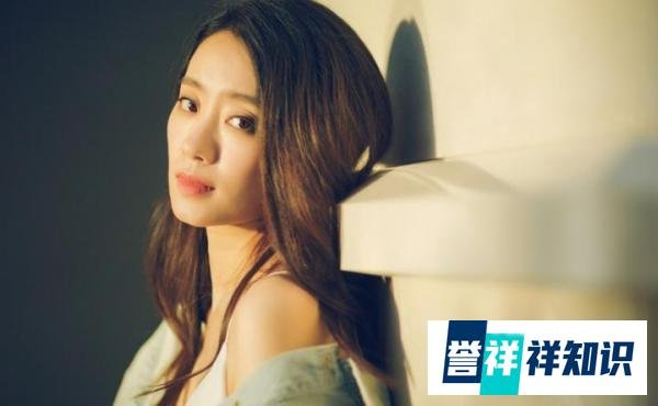 张小斐签约“和颂”，成赵丽颖旗下艺人，本人：不会离开大碗娱乐