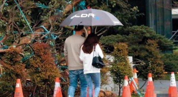 吃软饭还婚内出轨？梁静茹前夫新恋情曝光，与女友高调牵手出游