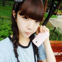 求解! 这个女孩是谁!! 谁能告诉我她名字!