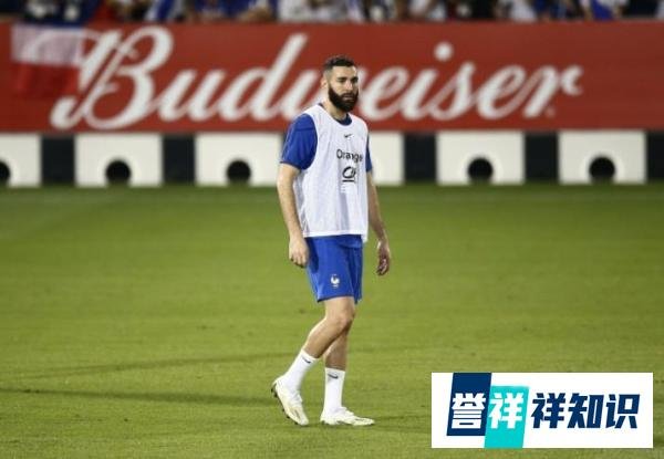 本泽马宣布退出国家队，各方分析内因，锋霸离开也是祝福