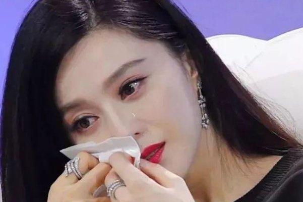 范冰冰李晨分手后首次曝光聚餐,他们两个是准备复合了吗?