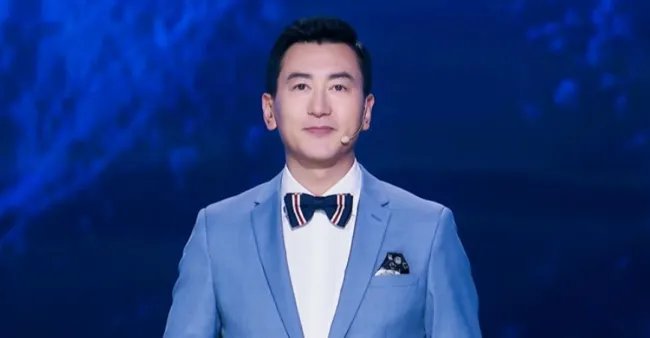 cctv4中国新闻主持人名单